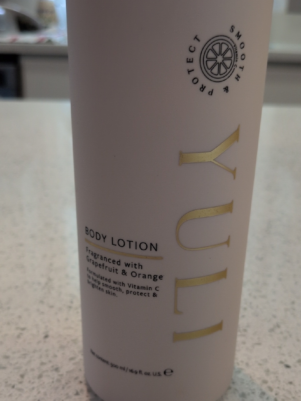 YULI Grapefruit & Orange Body Lotion —